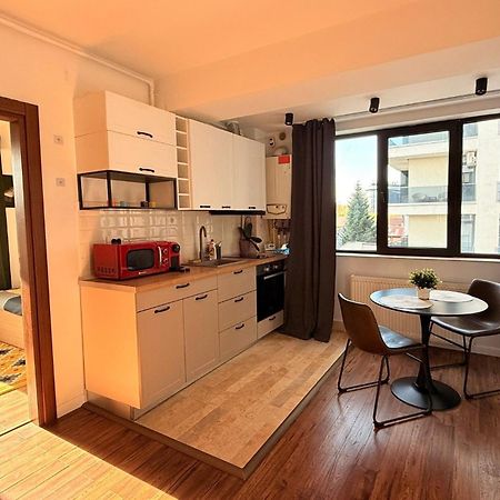 Cozy Apartment With Self Check-In Near Promenada Mall And Verdi Park Bucarest Exterior foto