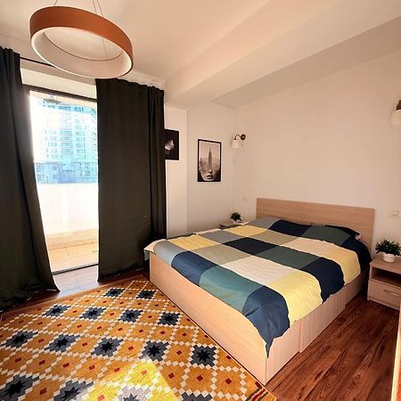 Cozy Apartment With Self Check-In Near Promenada Mall And Verdi Park Bucarest Exterior foto