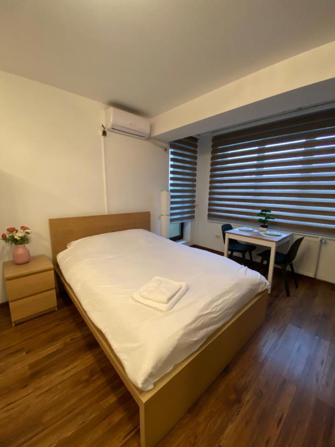 Cozy Apartment With Self Check-In Near Promenada Mall And Verdi Park Bucarest Exterior foto