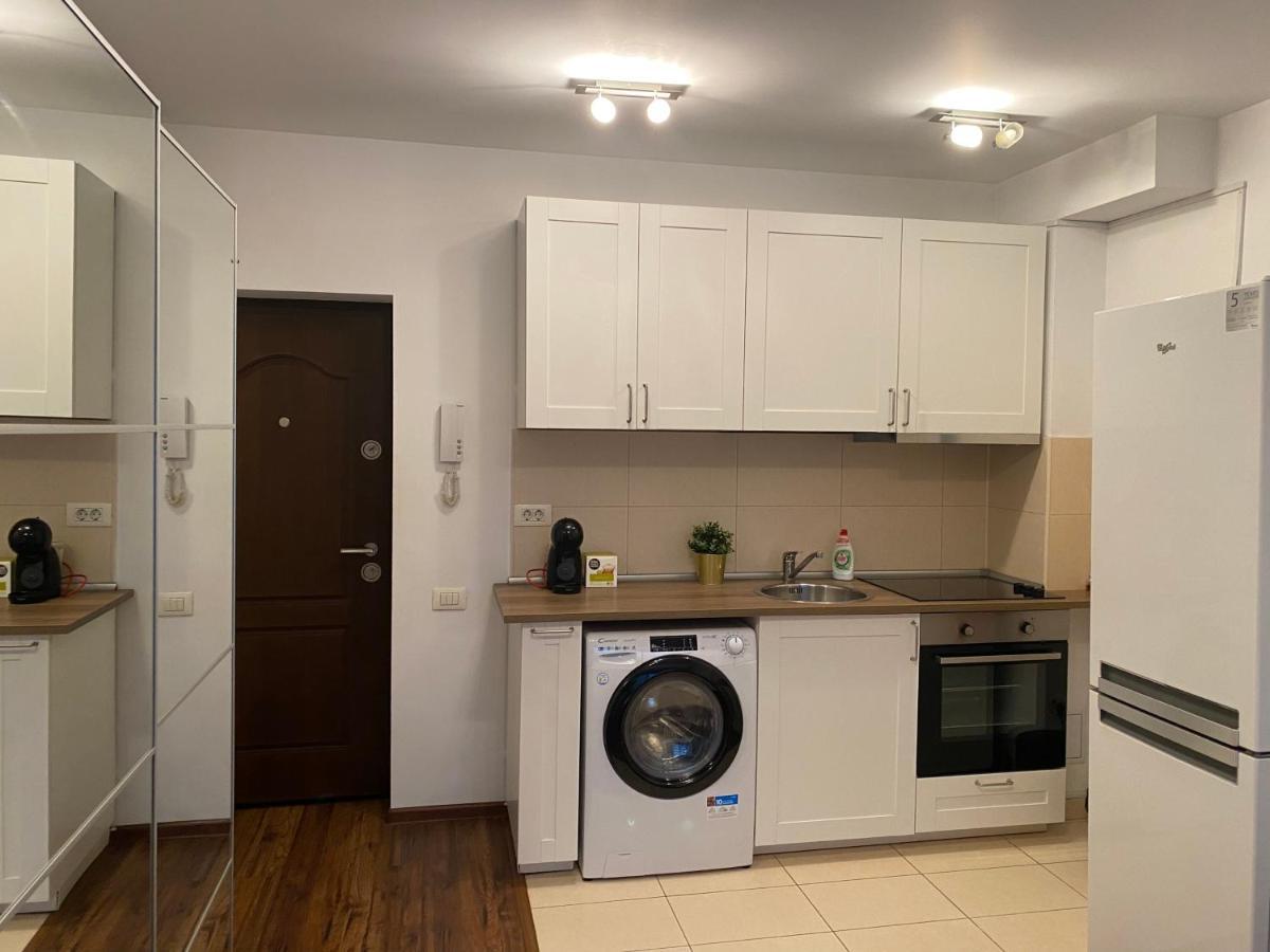 Cozy Apartment With Self Check-In Near Promenada Mall And Verdi Park Bucarest Exterior foto