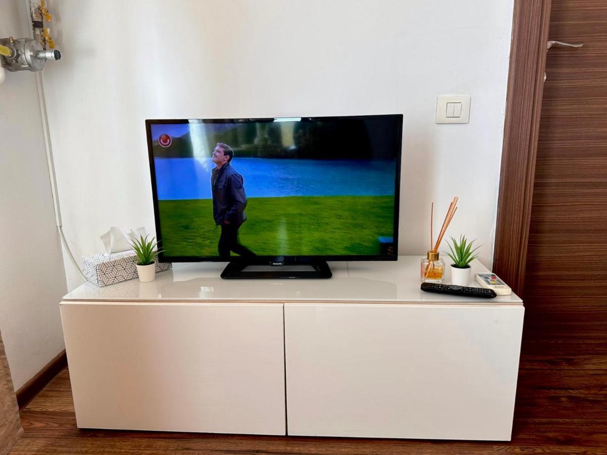 Cozy Apartment With Self Check-In Near Promenada Mall And Verdi Park Bucarest Exterior foto