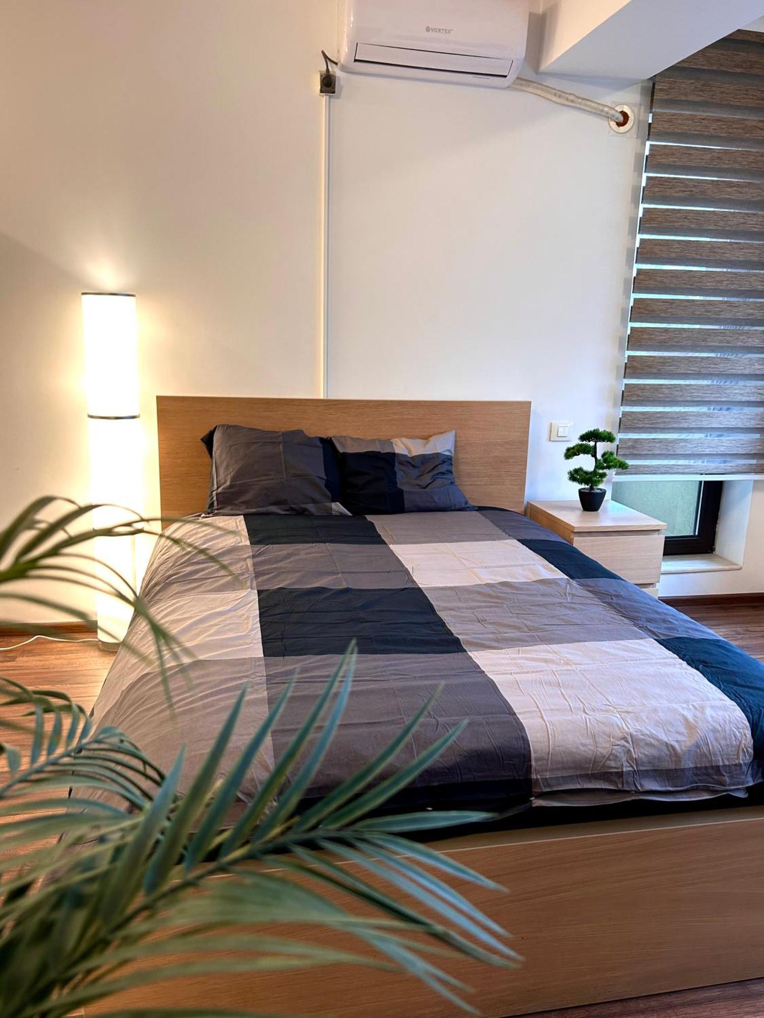 Cozy Apartment With Self Check-In Near Promenada Mall And Verdi Park Bucarest Exterior foto