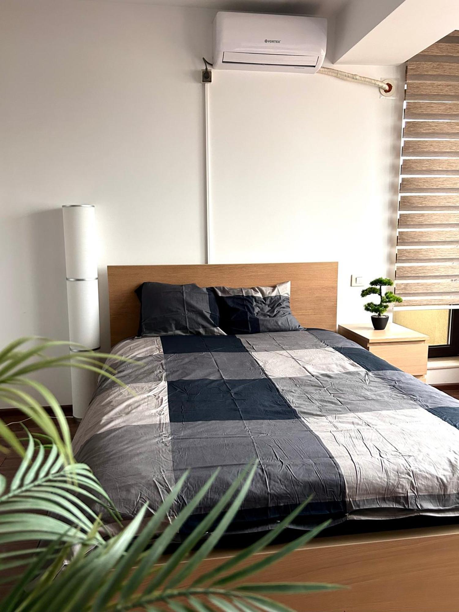 Cozy Apartment With Self Check-In Near Promenada Mall And Verdi Park Bucarest Exterior foto