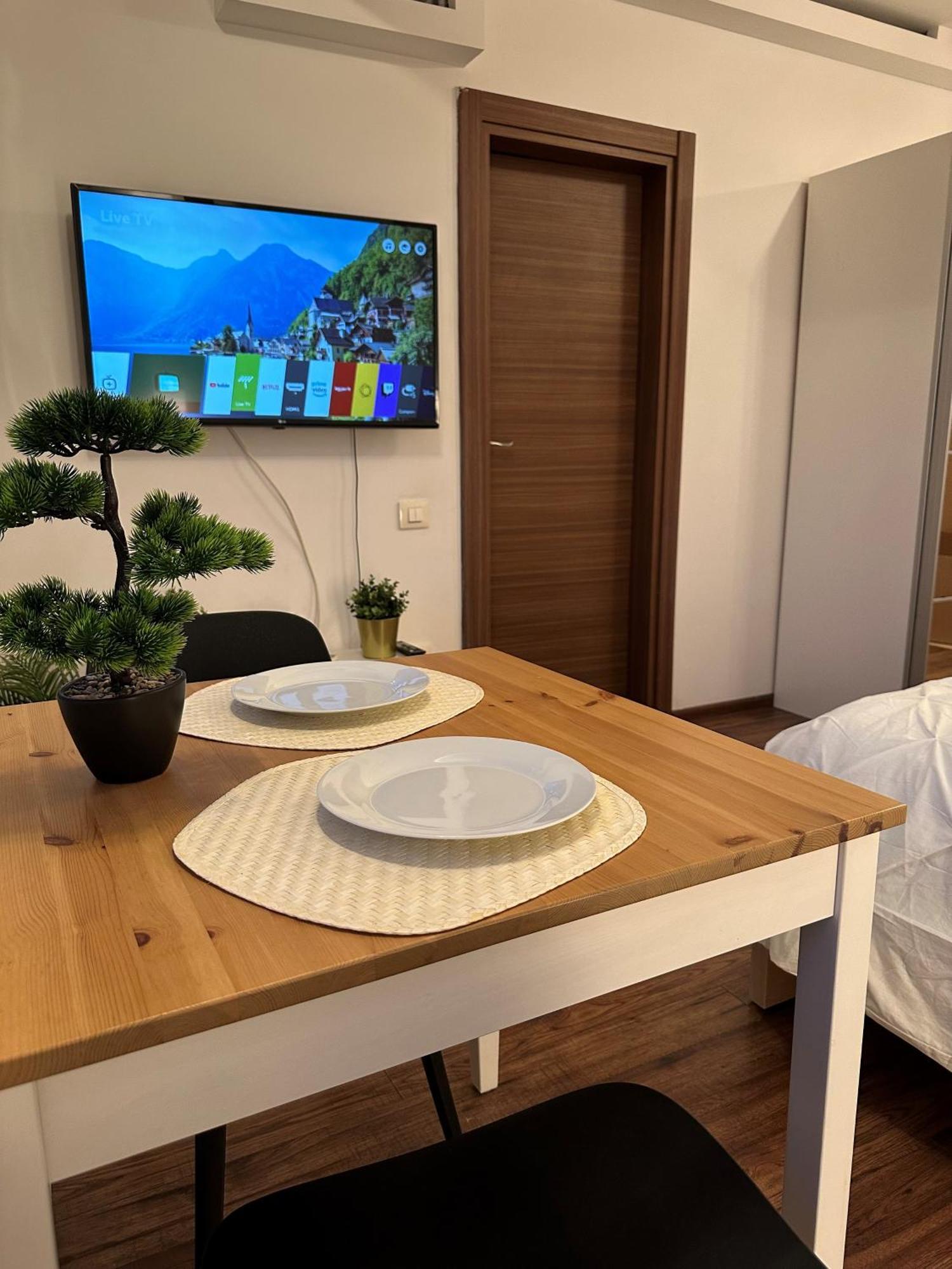 Cozy Apartment With Self Check-In Near Promenada Mall And Verdi Park Bucarest Exterior foto