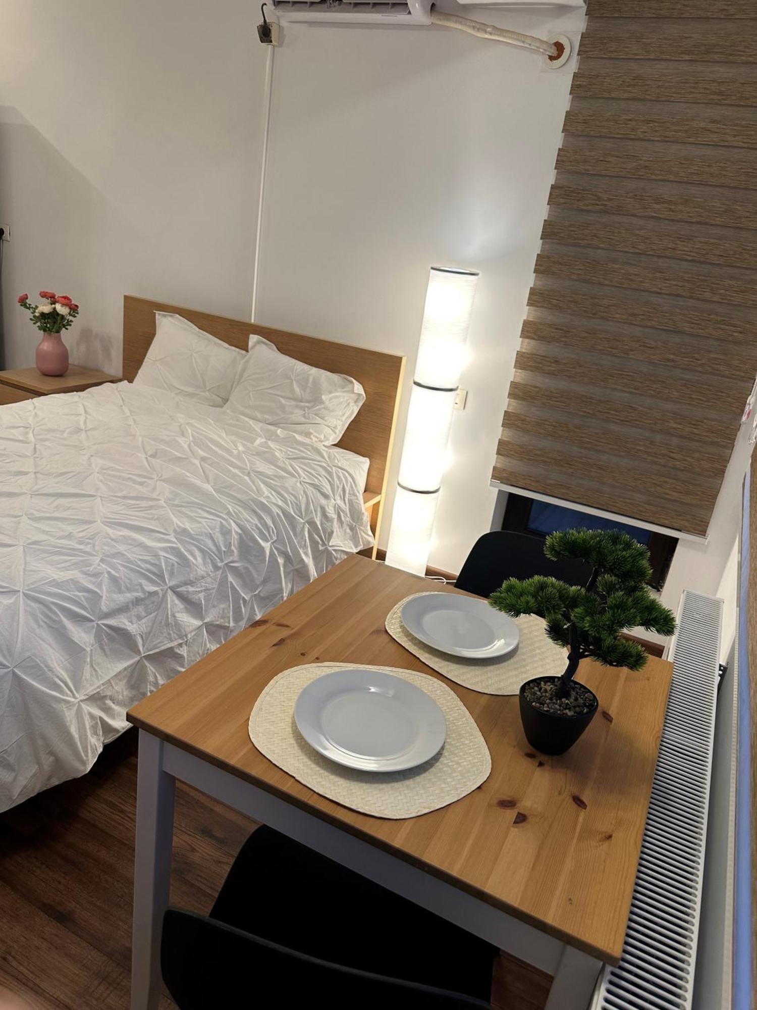 Cozy Apartment With Self Check-In Near Promenada Mall And Verdi Park Bucarest Exterior foto