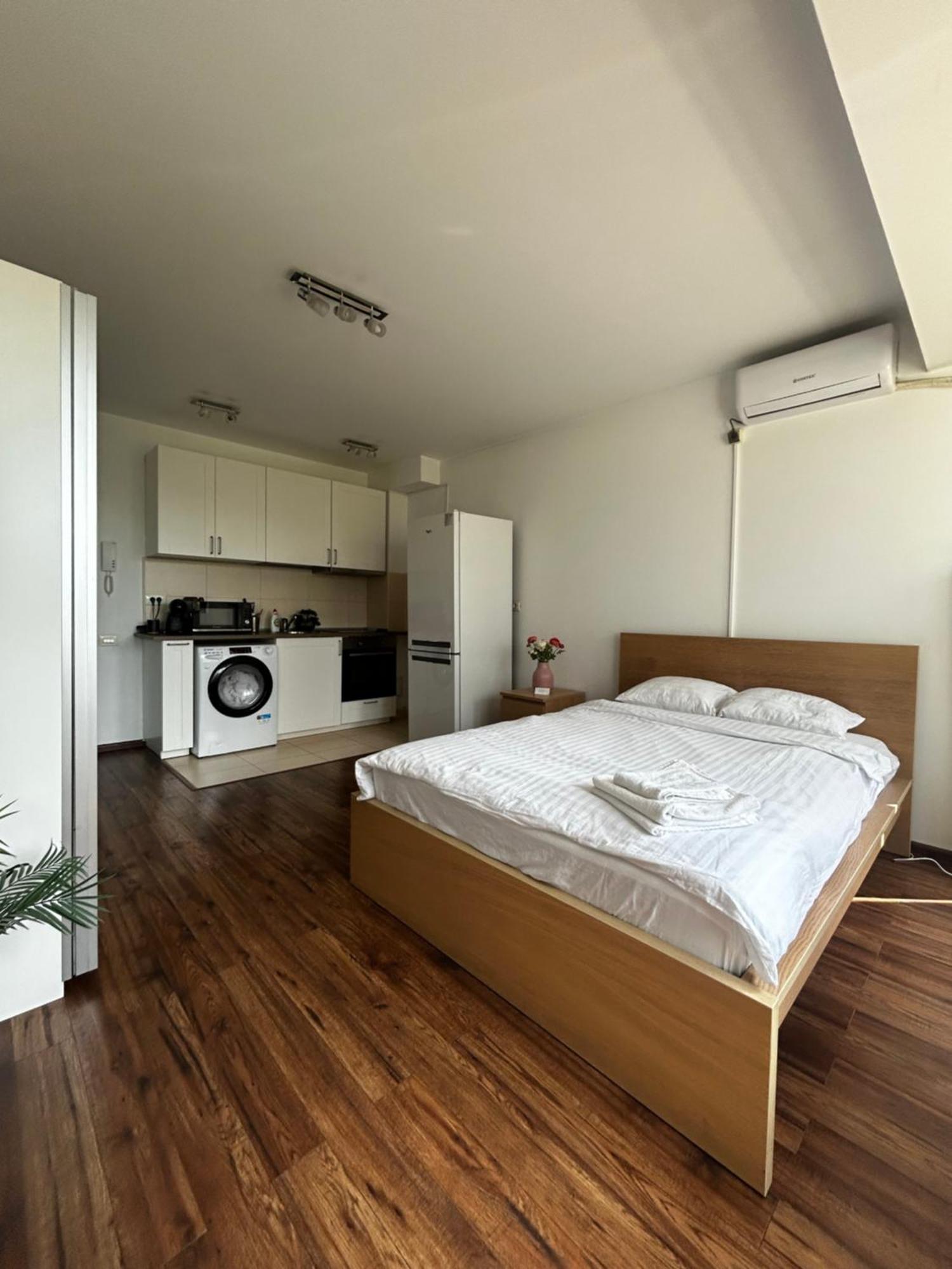 Cozy Apartment With Self Check-In Near Promenada Mall And Verdi Park Bucarest Exterior foto