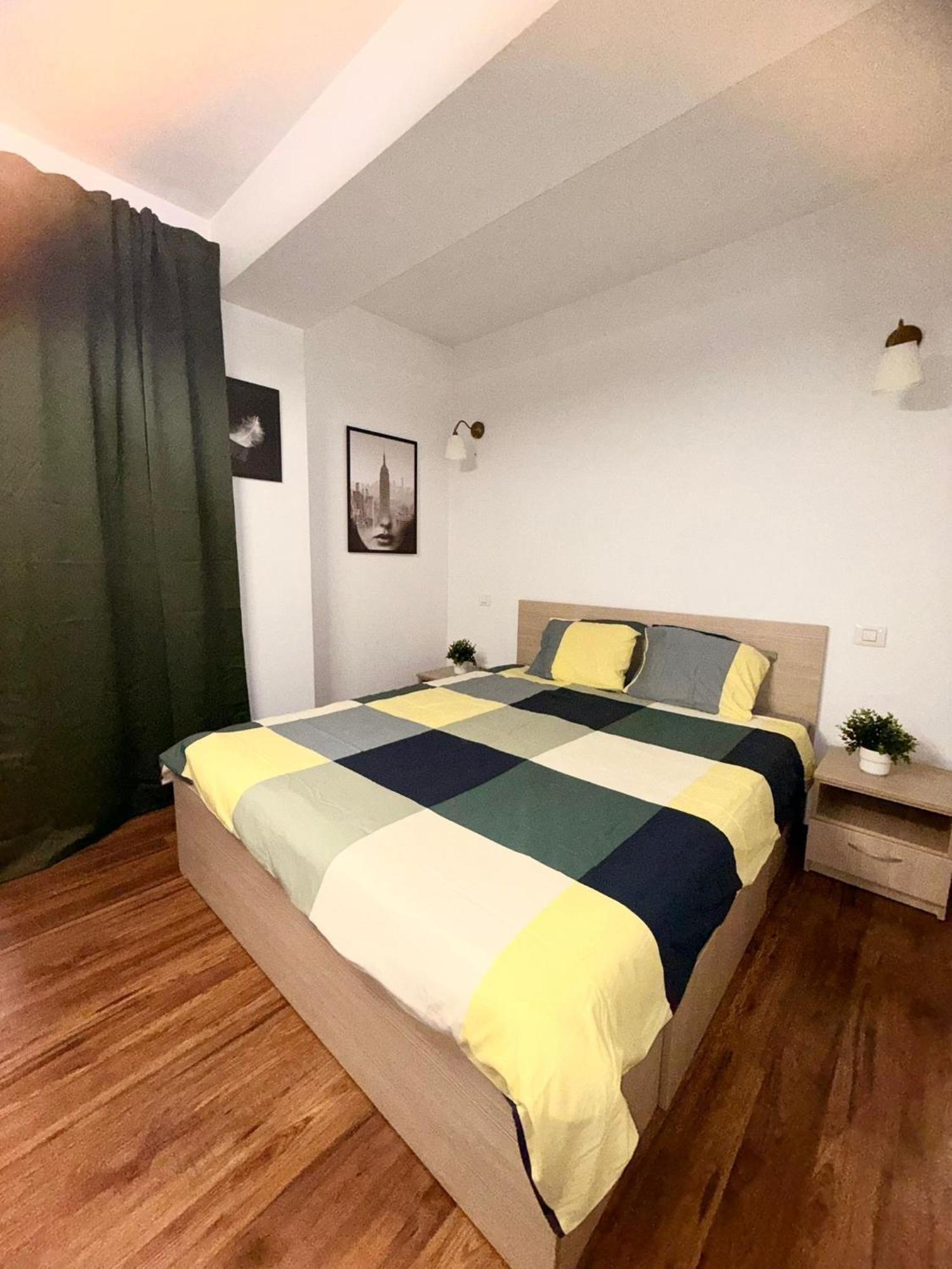 Cozy Apartment With Self Check-In Near Promenada Mall And Verdi Park Bucarest Exterior foto