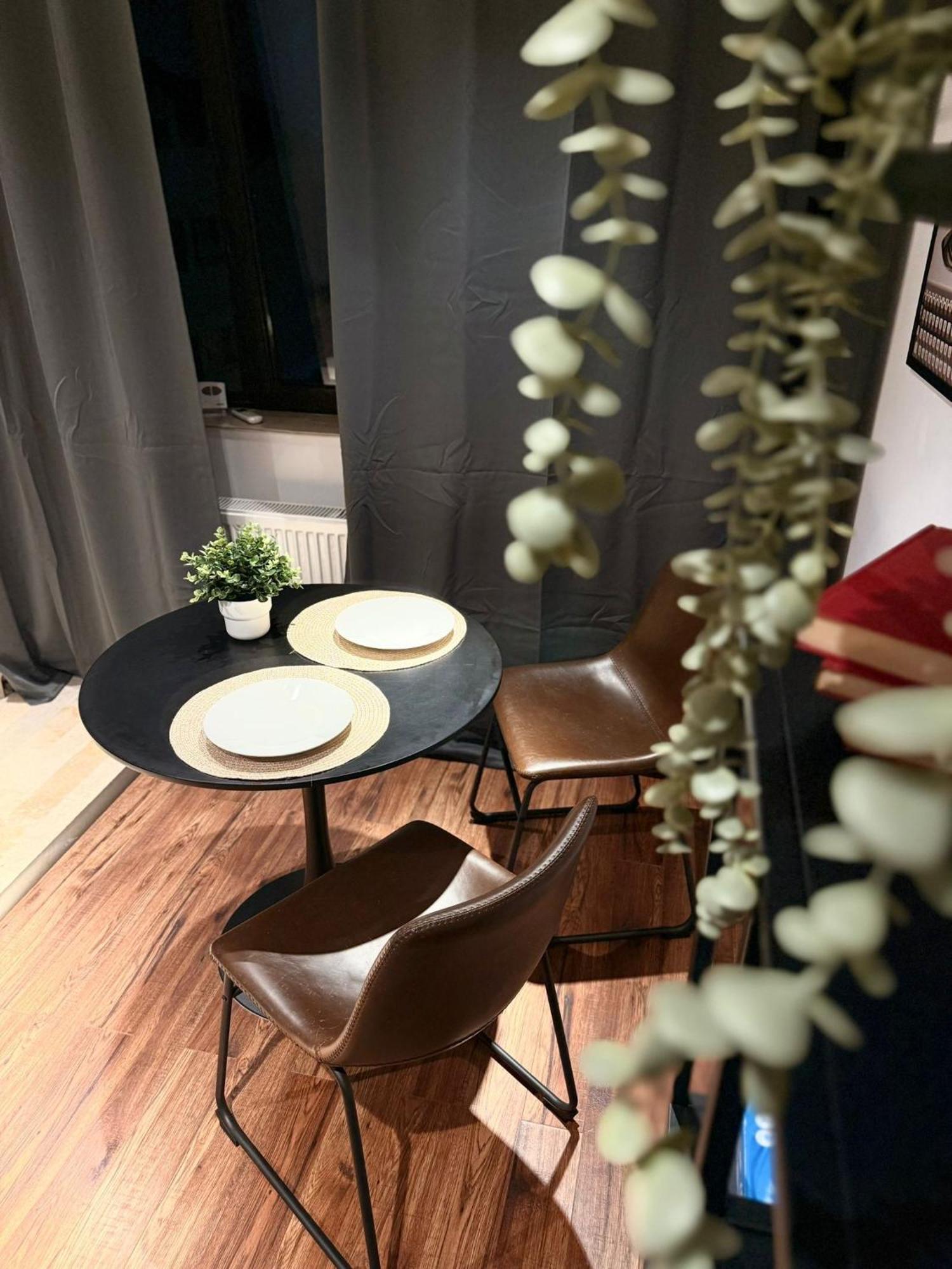 Cozy Apartment With Self Check-In Near Promenada Mall And Verdi Park Bucarest Exterior foto