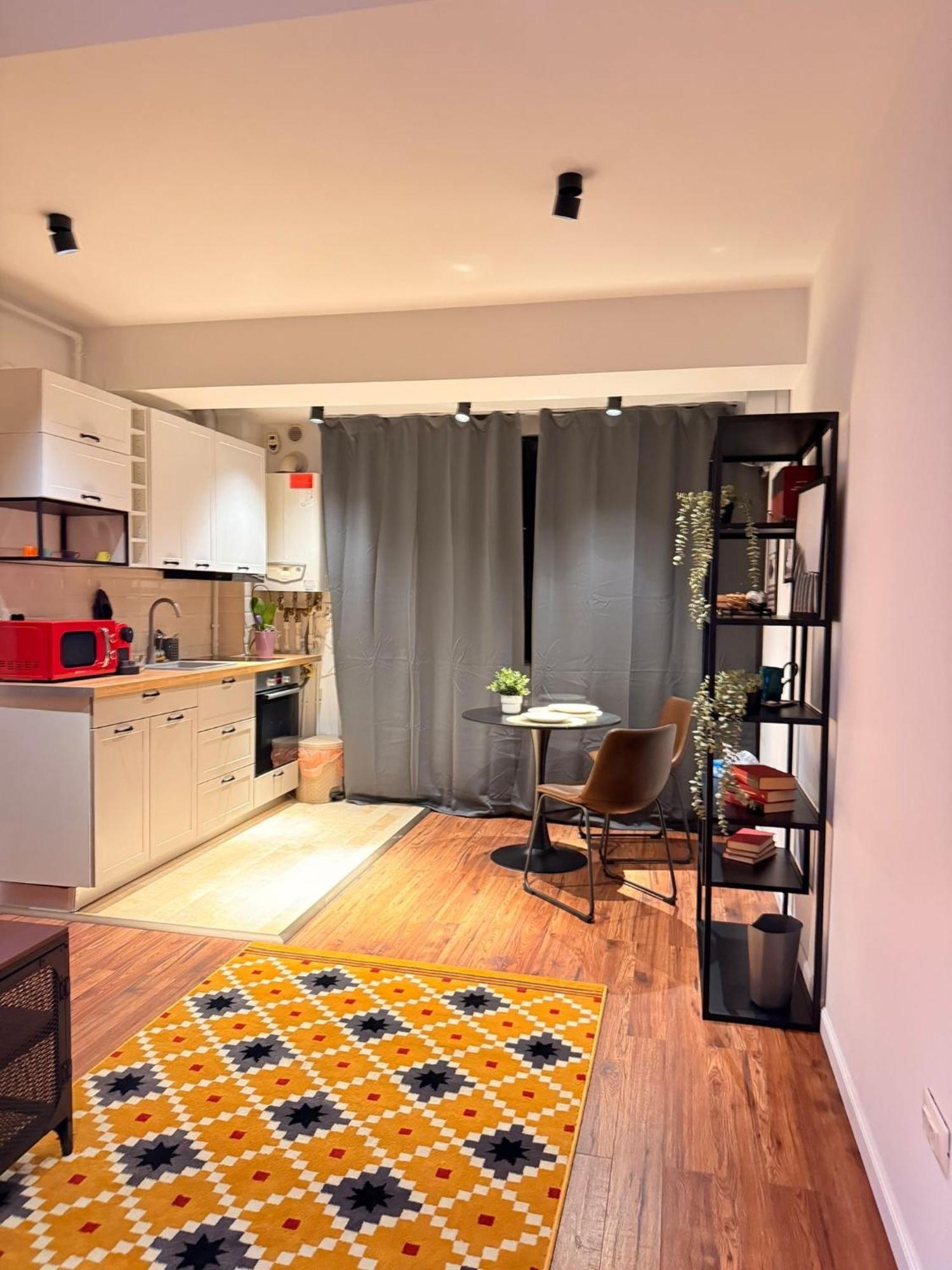 Cozy Apartment With Self Check-In Near Promenada Mall And Verdi Park Bucarest Exterior foto